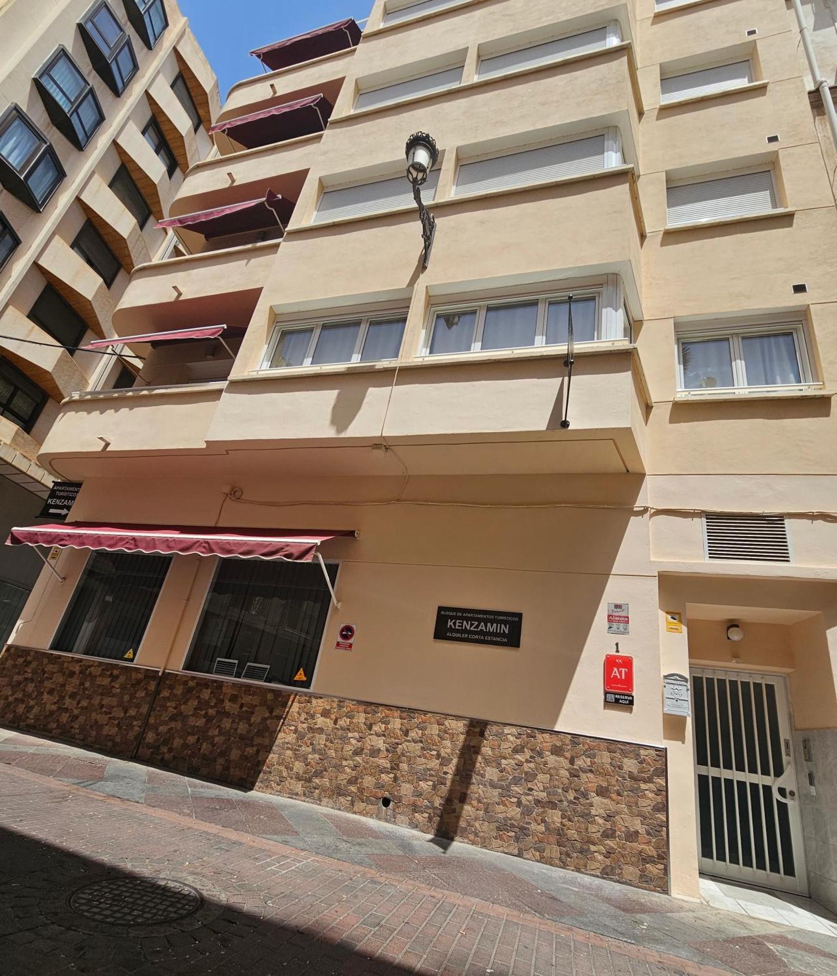 Apartamentos Turisticos Kenzamin Alicante Exteriör bild