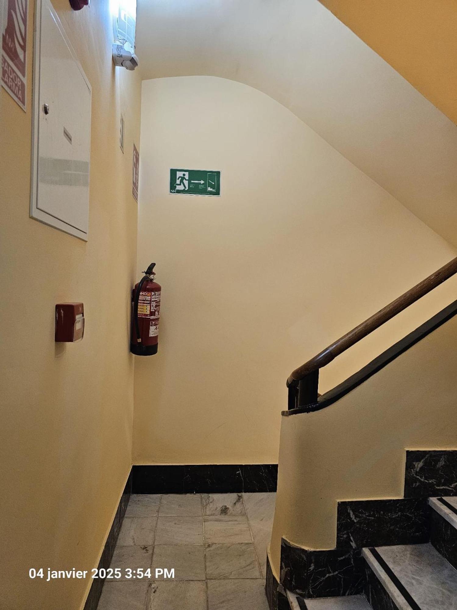 Apartamentos Turisticos Kenzamin Alicante Exteriör bild