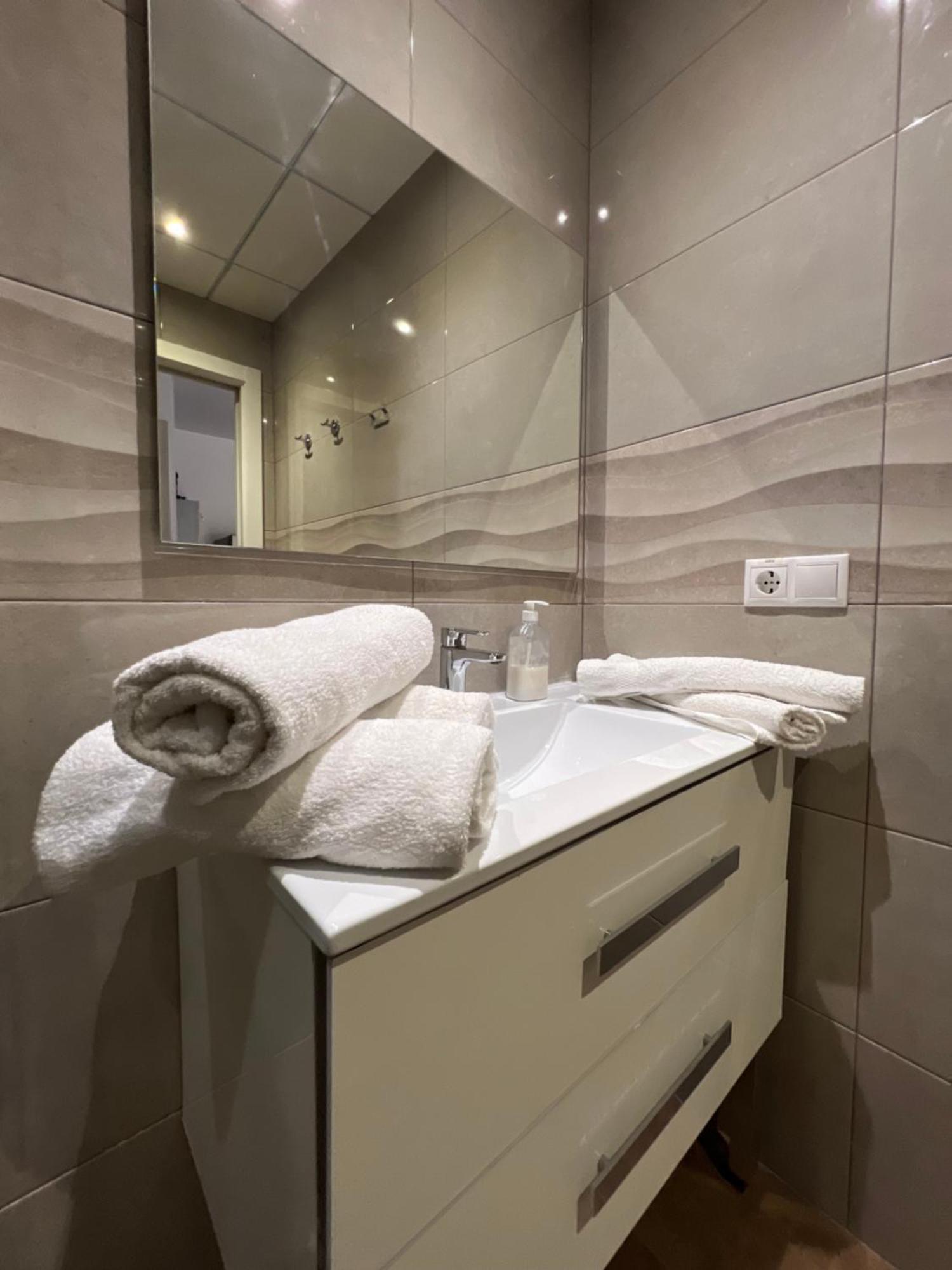 Apartamentos Turisticos Kenzamin Alicante Exteriör bild